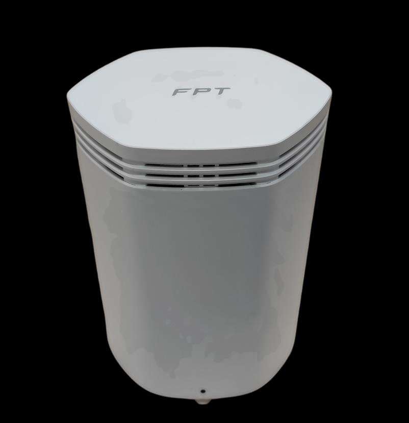 Mặt trước Access Point AX8000C FPT Telecom thiết kế dạng tháp đứng màu trắng