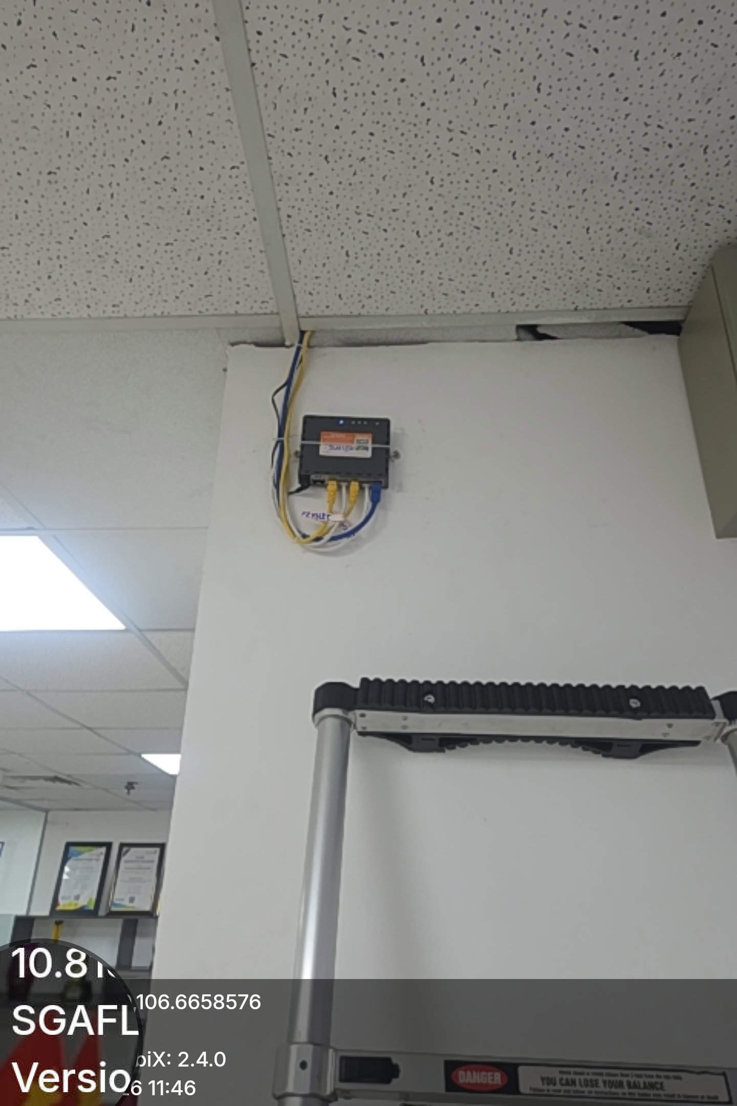 Router Mikrotik và ONT FPT lắp đặt thực tế tại văn phòng khách hàng Bình Dương